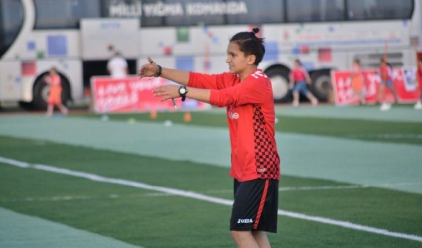 “Dəmir” ləqəbli Gülənbər Qasımova: “Məni oğlan bilib, eşq elan edən də olub”