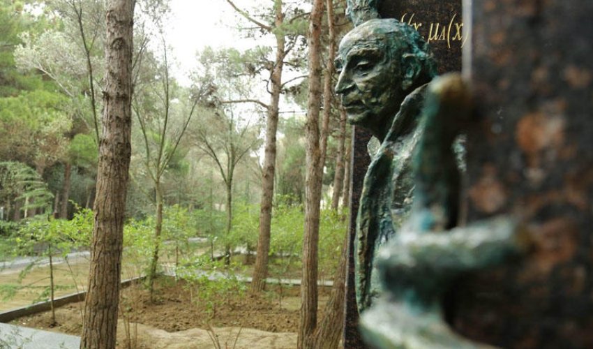 Lütfi Zadənin anadan olmasından 98 il ötür