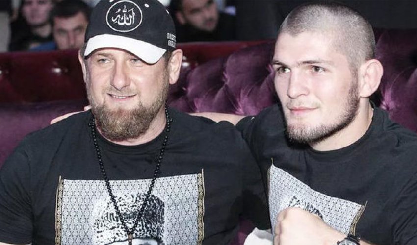 Kadırov Nurməhəmmədovun atasına bahalı maşın bağışladı - FOTO Kadırov Nurməhəmmədovun atasına bahalı maşın bağışladı - FOTO