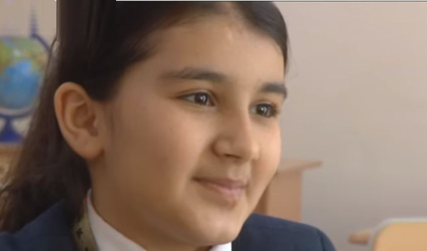 Bu da İranda bayrağımız üçün mübarizə aparan 11 yaşlı Zəhra – VİDEO
