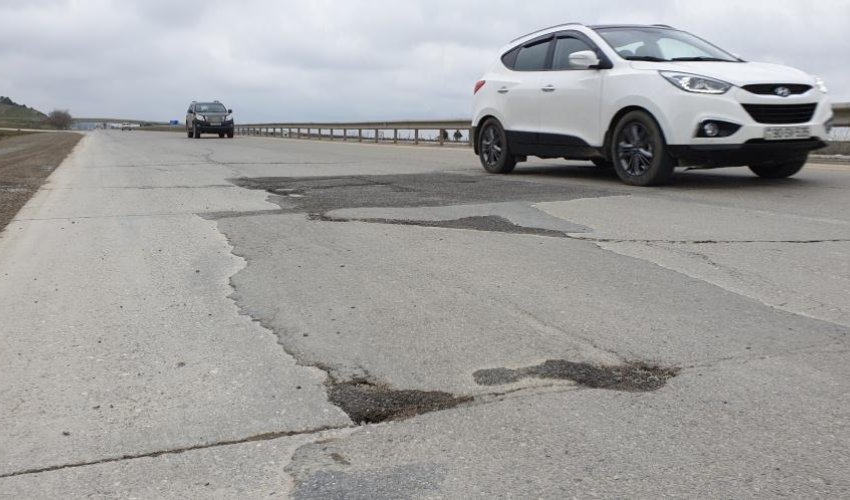 Ziya Məmmədovun yarım milyardlıq beton yolu batan yola necə döndü... - FOTOLAR Ziya Məmmədovun yarım milyardlıq beton yolu batan yola necə döndü... - FOTOLAR