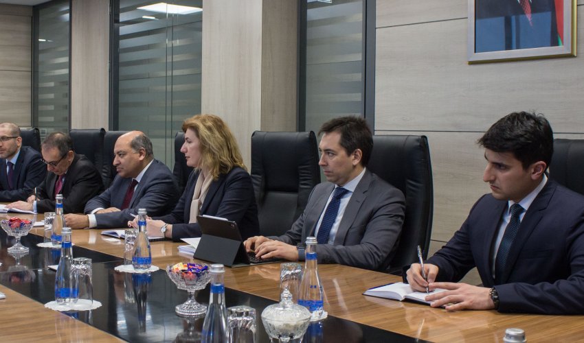 Energetika naziri Avropa Yenidənqurma və İnkişaf Bankının (AYİB) prezidentini qəbul edib Energetika naziri Avropa Yenidənqurma və İnkişaf Bankının (AYİB) prezidentini qəbul edib