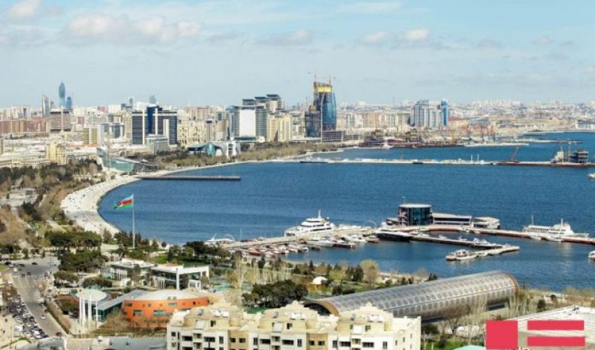 “Qız övladlarınıza nəzarət edin”: Bakıda naməlum elan – FOTO