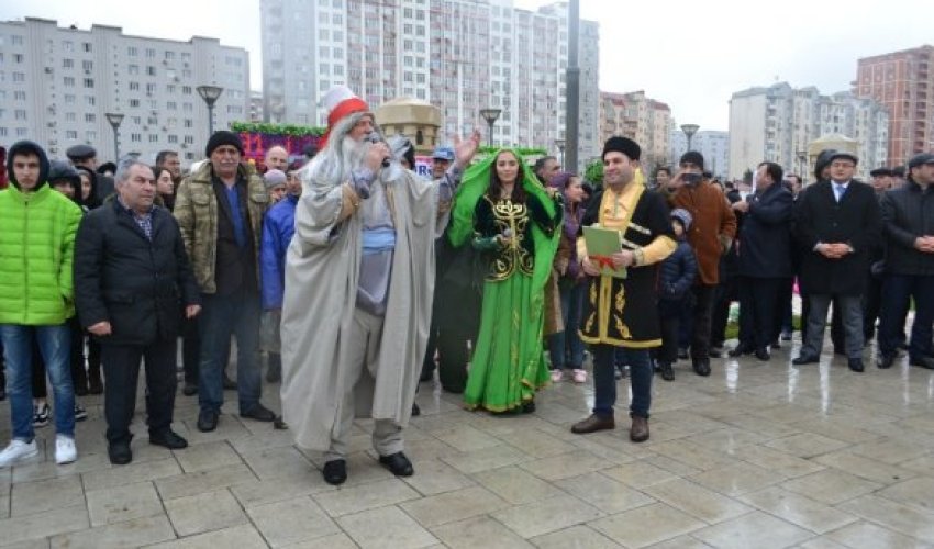 Bakı Novruzu belə qeyd edir