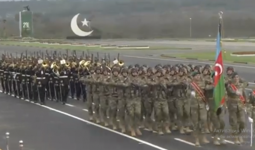 Azərbaycan hərbçiləri Pakistanda hərbi paradda – VİDEO Azərbaycan hərbçiləri Pakistanda hərbi paradda – VİDEO
