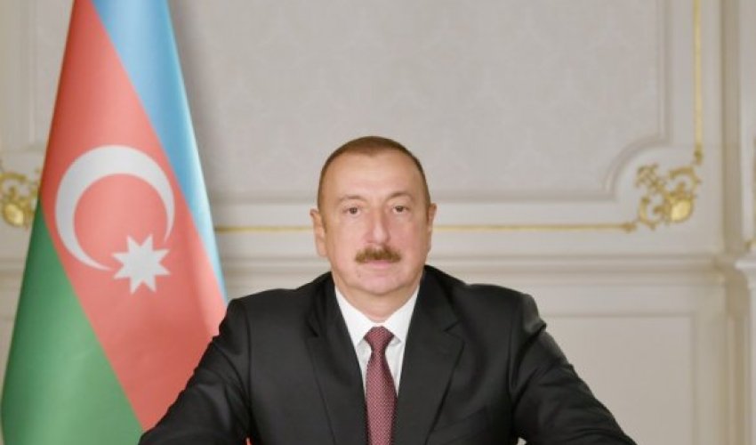 Ilham Aliyev set up commission in connection with fire in Baku