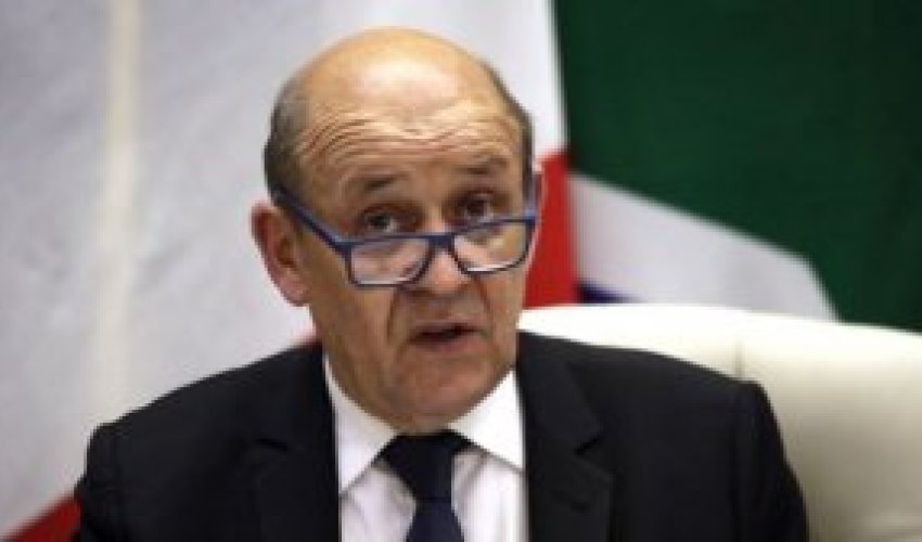 Conmen posed as French foreign minister to steal €8 million