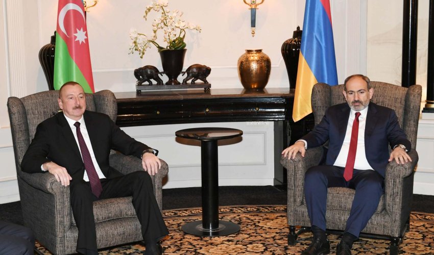 Meeting of Azerbaijani president, Armenian prime minister kicks off