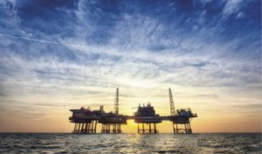 Azerbaijani oil price declines by more than 1% Azerbaijani oil price declines by more than 1%