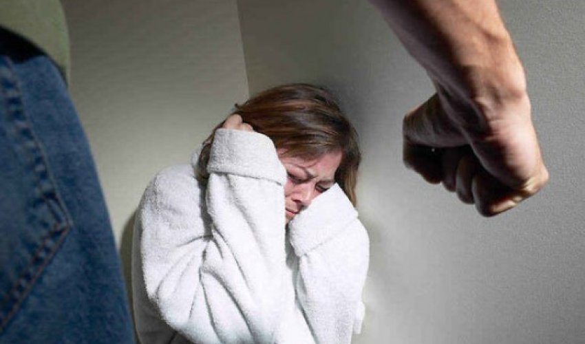 Bakıda dəhşət - Oğul 67 yaşlı anasını pula görə döydü