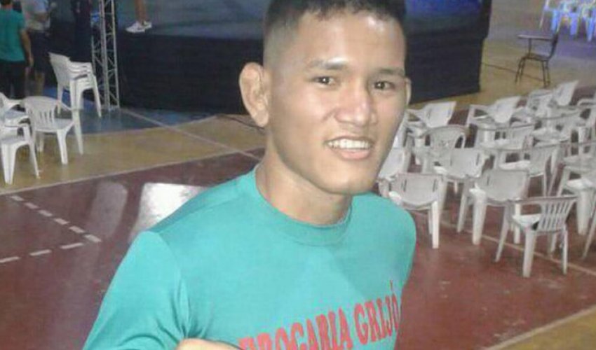 Бразильский боец умер после нокаута - ВИДЕО