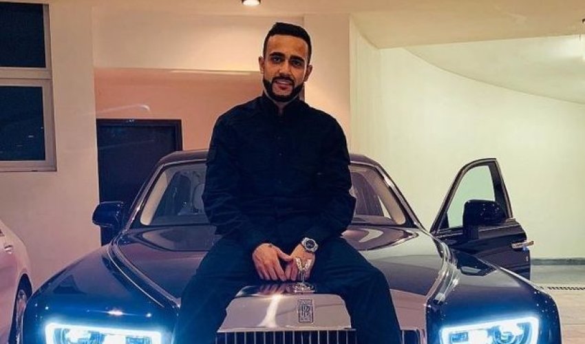 İzləyicilərinə maşın paylayan azərbaycanlı bloqerə 10 milyonluq zərbə - FOTO