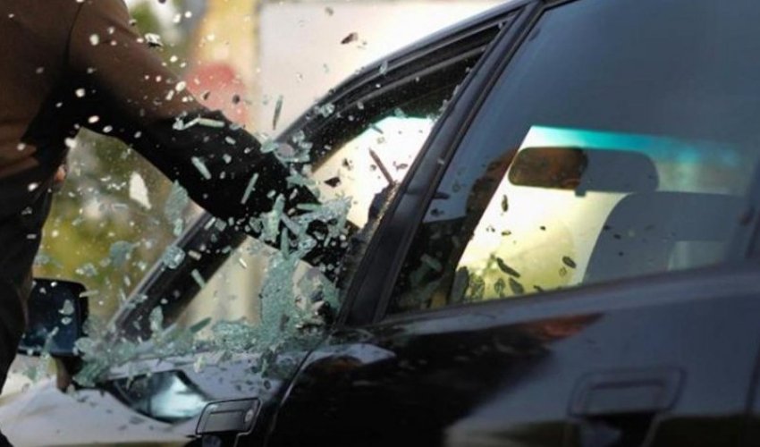 В Баку вор заснул в машине, которую грабил, и попался – ВИДЕО