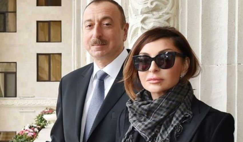Ильхам Алиев и Мехрибан Алиева поздравили азербайджанцев Ильхам Алиев и Мехрибан Алиева поздравили азербайджанцев