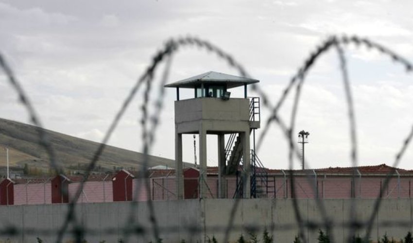 8 il evindəki hücrədə gizlənən məhbus yaxalandı – FOTO