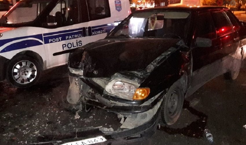 Sükan arxasında ürəktutma keçirən sürücü qəzaya səbəb olub - VİDEO Sükan arxasında ürəktutma keçirən sürücü qəzaya səbəb olub - VİDEO