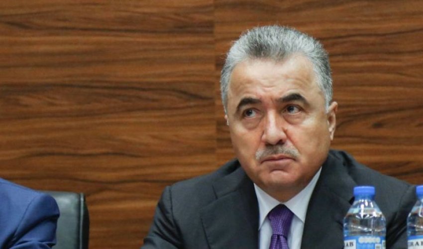 Nazir icra başçıları ilə bağlı Prezidentin köməkçisinə ŞİKAYƏT ETDİ - FOTO