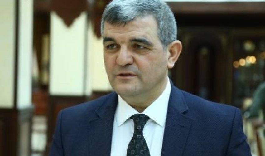 “Biz uşaqlara bu cür təbliğ etməyi bacarsaq, küçə müğənnilərini özləri üçün qəhrəman seçməyəcəklər”