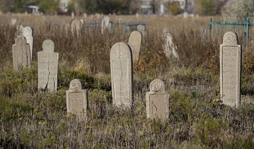 На этом кладбище в Баку хоронят никому не нужных людей На этом кладбище в Баку хоронят никому не нужных людей