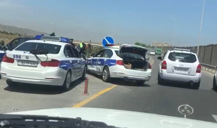 Bakıda yol polisi qəzaya düşdü - VİDEO Bakıda yol polisi qəzaya düşdü - VİDEO