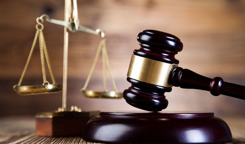Sumqayıtda arvadını 40 bıçaq zərbəsi ilə öldürən şəxsə hökm oxunub Sumqayıtda arvadını 40 bıçaq zərbəsi ilə öldürən şəxsə hökm oxunub