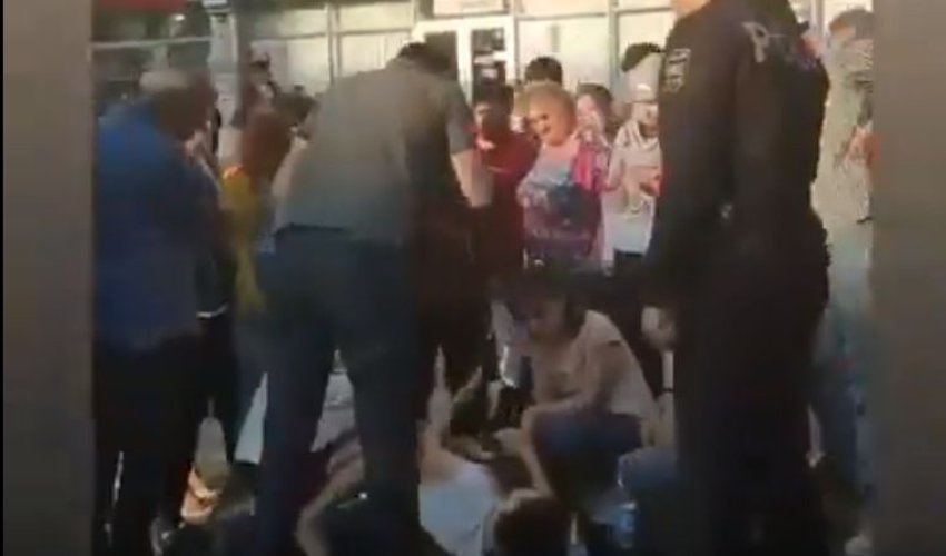 Bakıda oruc tutan gəncin başına iş gəldi - VİDEO Bakıda oruc tutan gəncin başına iş gəldi - VİDEO