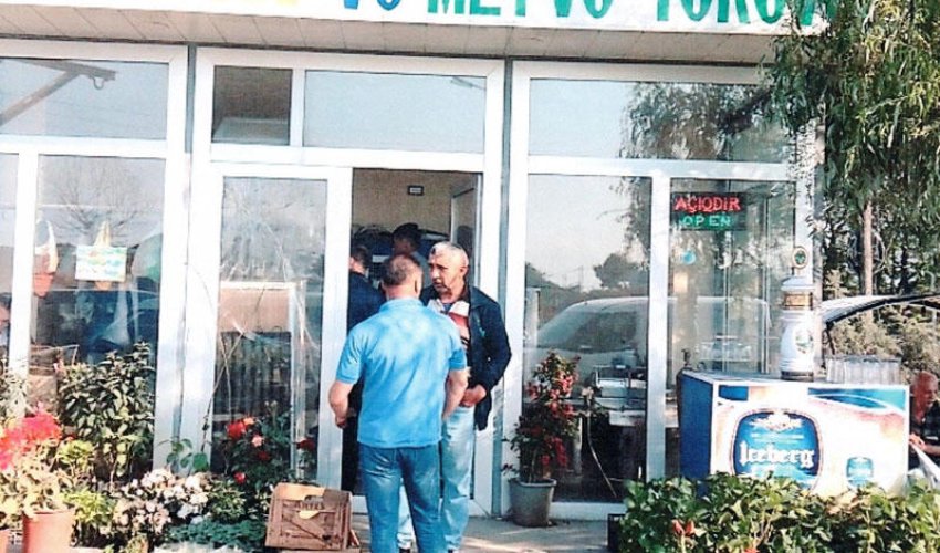 Gül mağazasında 100 kiloqram yararsız ət aşkarlandı - FOTO Gül mağazasında 100 kiloqram yararsız ət aşkarlandı - FOTO