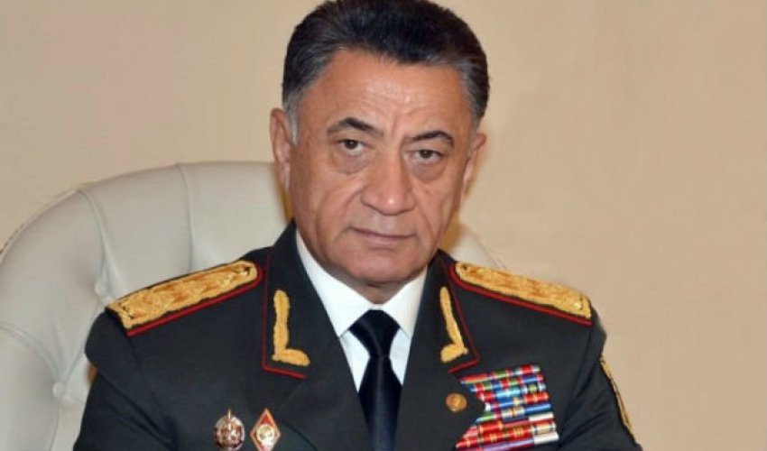 Ramil Usubov şou-biznes adamları ilə fotosu yayılan rəisi işdən çıxardı - FOTO