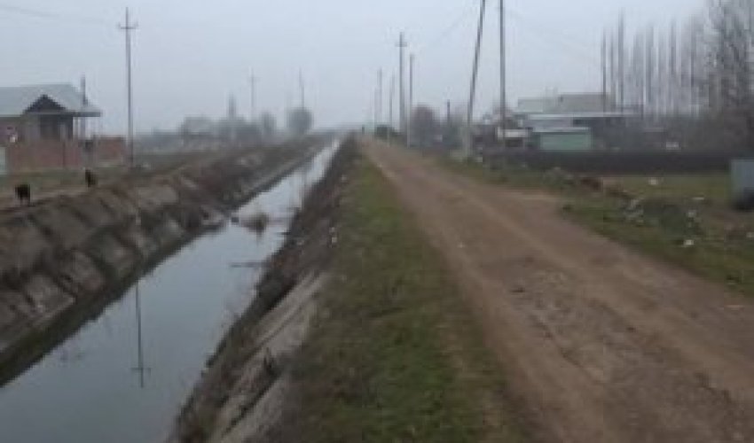 Neftçalada 2 yaşlı uşaq kanalda boğuldu