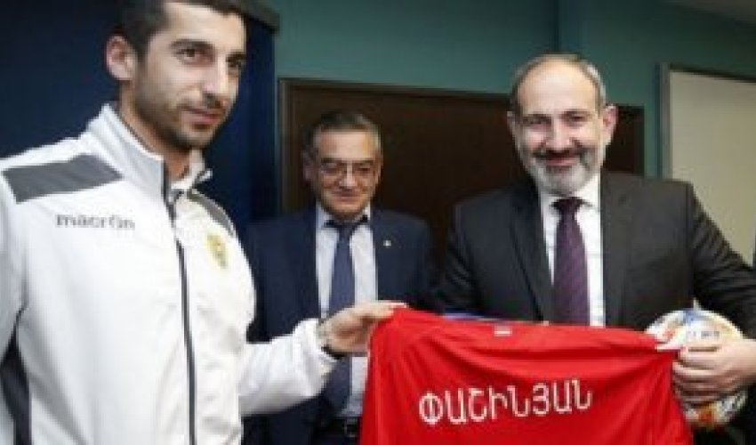 Baş nazir  Mxitaryana zəng vurub