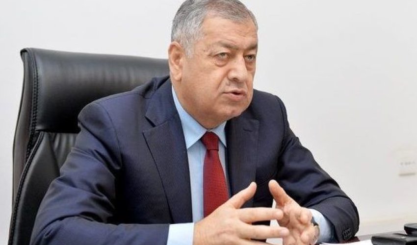 Millət vəkili bankları yıxıb-sürüdü: Əmanəti 12 faizlə alır, lakin 25 faizlə kredit verir Millət vəkili bankları yıxıb-sürüdü: Əmanəti 12 faizlə alır, lakin 25 faizlə kredit verir