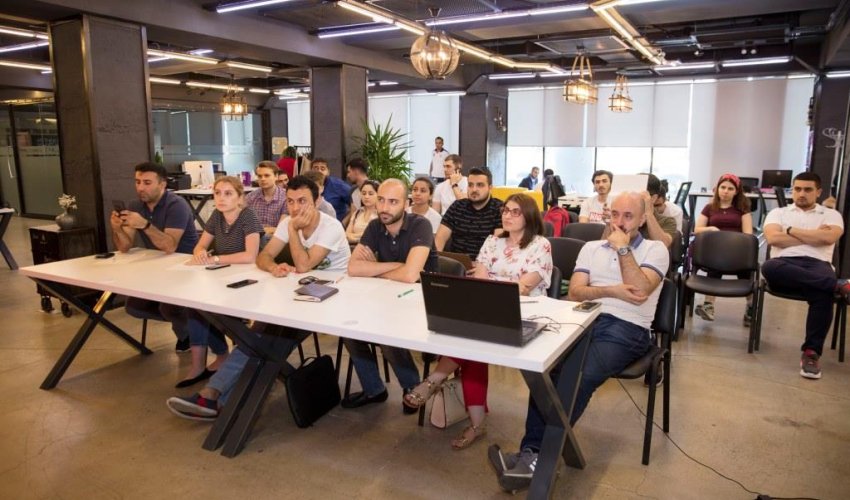 Bakcell və INNOLAND birgə İnkubasiya Proqramının iştirakçılarını seçdi Bakcell və INNOLAND birgə İnkubasiya Proqramının iştirakçılarını seçdi