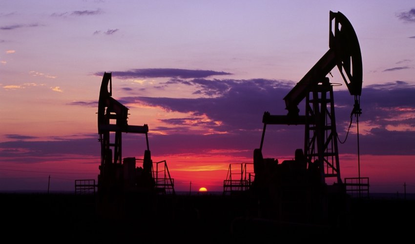 Azerbaijani oil price goes up nearly $2