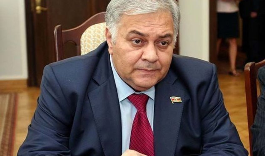 Spiker millət vəkilinə “ilişdi” Spiker millət vəkilinə “ilişdi”