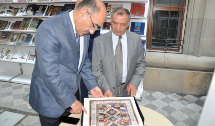 Book exhibition opens on sidelines of UNESCO session in Baku