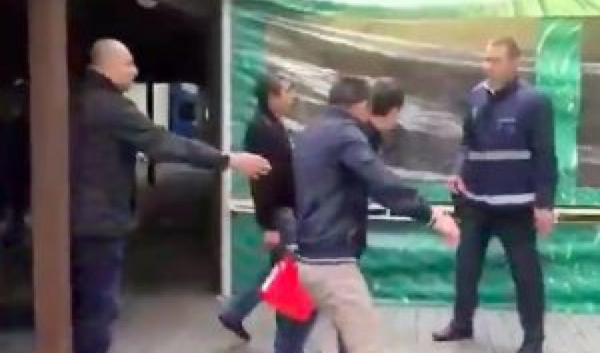 Azərbaycanlı iş adamı məmurların üstünə benzin töküb yandırmaq istədi – Video