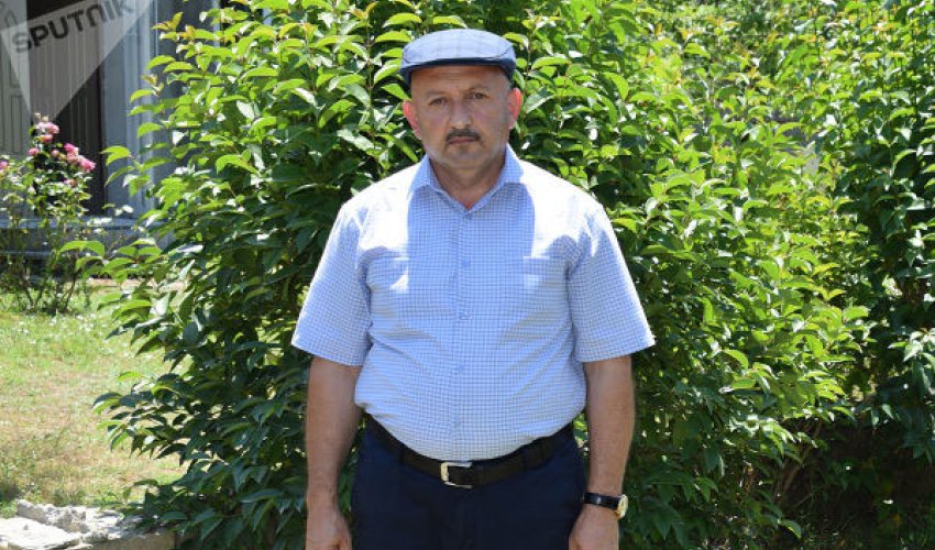 Azərbaycanda 52 yaşında məzun olan baba: 