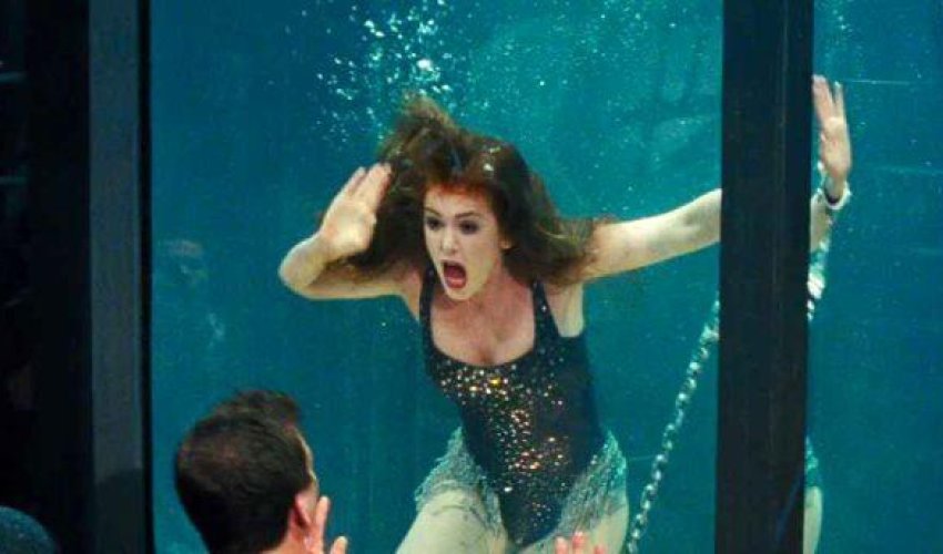 Suda boğulan aktrisanı zarafat edir sanıb xilas etmədilər - DƏHŞƏTLİ SƏHNƏ - FOTO