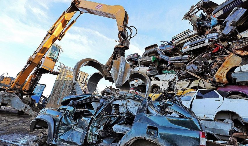 Azərbaycanda köhnə avtomobillər istismardan çıxarılır - VİDEO