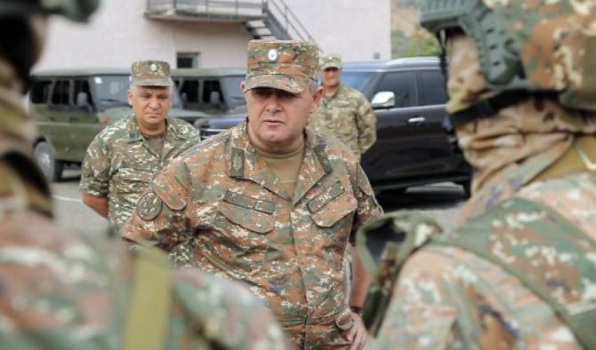 Глава Генштаба Армении на границе с Азербайджаном Глава Генштаба Армении на границе с Азербайджаном