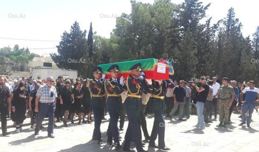 Hərbi pilot Rəşad Atakişiyev dəfn edildi - FOTOLAR Hərbi pilot Rəşad Atakişiyev dəfn edildi - FOTOLAR