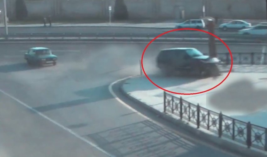 Bakıda “Range Rover” parka girdi - REAL VİDEO Bakıda “Range Rover” parka girdi - REAL VİDEO