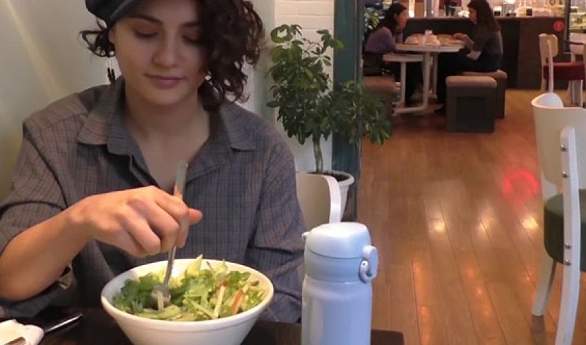 Övladını vegan kimi qidalandıran cütlüyə 18 ay həbs cəzası verilib