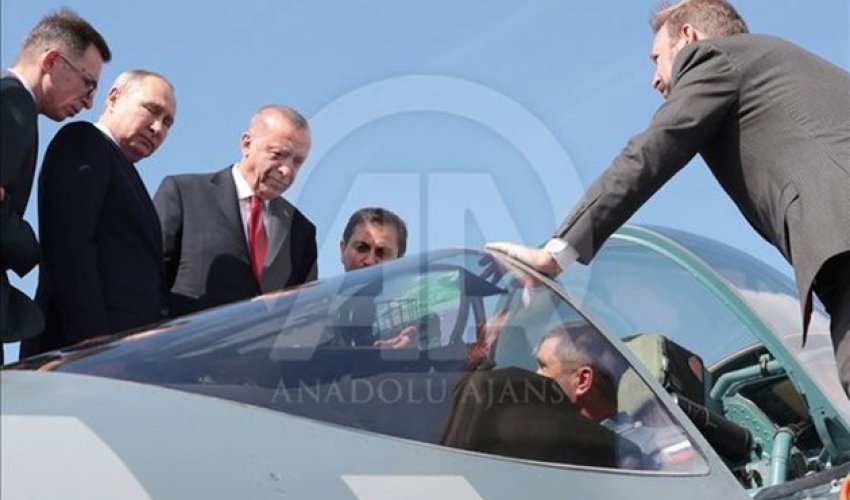 Putin Ərdoğana “Su-57″ni göstərdi – FOTO Putin Ərdoğana “Su-57″ni göstərdi – FOTO