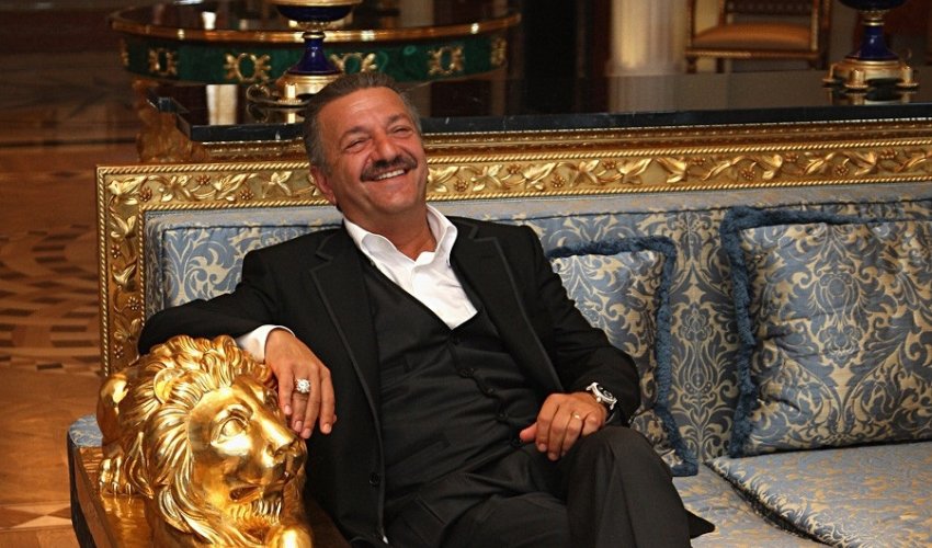Telman İsmayılov villasında belə istirahət edir - FOTO