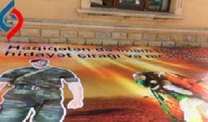 Polis məscidin divarından Mübariz İbrahimovun şəklini sökdürdü - VİDEO Polis məscidin divarından Mübariz İbrahimovun şəklini sökdürdü - VİDEO