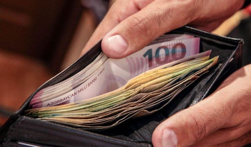 Среднемесячная зарплата в Азербайджане достигла 588 манатов