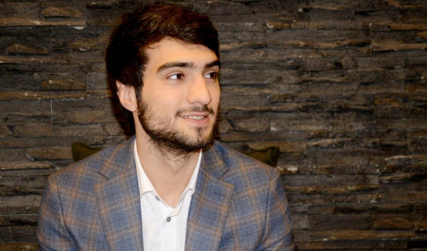 Mahir Emrelinin evini soyan şəxslərin kimliyi bilindi Mahir Emrelinin evini soyan şəxslərin kimliyi bilindi
