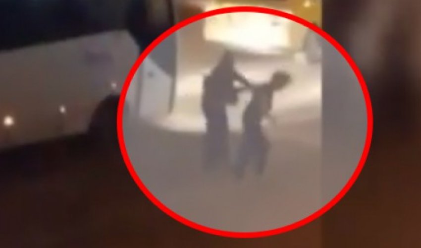 Taksi sürücüsü qadın sərnişini vəhşicəsinə döydü - VİDEO
