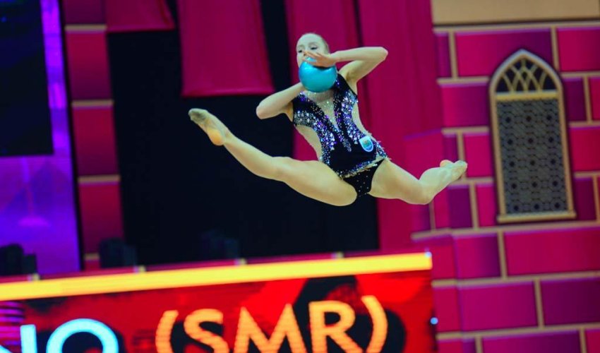 Best moments of 2nd day of Rhythmic Gymnastics World Championships in Baku (PHOTO)